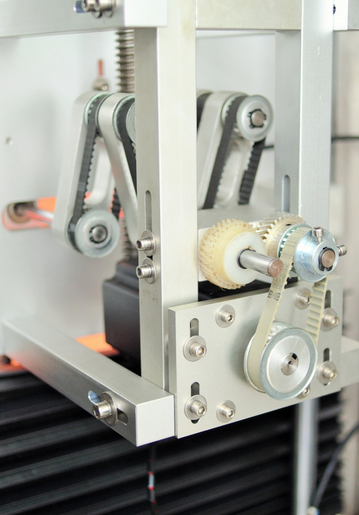 ক্যাপ এবং শরীরের সিলিং দুটি মাথা সহ স্লিভ লেবেলিং মেশিন সঙ্কুচিত করে