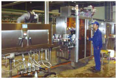 পিভিসি এবং পিইটি বোতলগুলির জন্য জলরোধী এবং রাস্টপ্রুফ সঙ্কুচিত হাতা লেবেল মেশিন