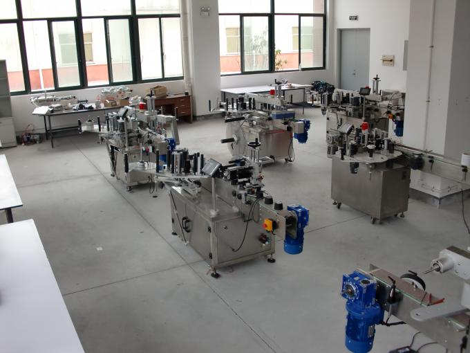 হাই স্পিড ডাবল সাইড স্টিকার লেবেলিং মেশিন হাইড্রোলিক অয়েল