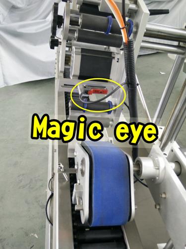 ছোট বৃত্তাকার বোতলগুলির জন্য হাই স্পিড ডেল্টা सर्वो লেবেলিং মোটর ড্রাইভার শিশি লেবেলিং মেশিন