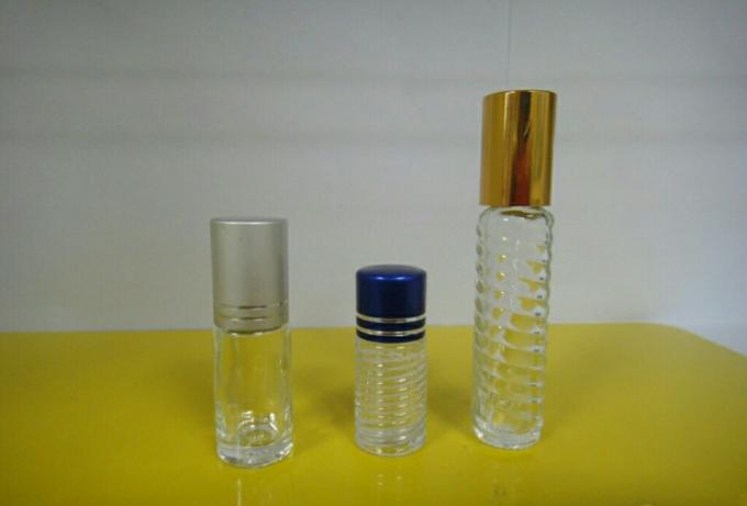 স্ব আঠালো স্টিকারের জন্য স্বয়ংক্রিয় ছোট গোলাকার বোতল অনুভূমিক শিশি লেবেলিং মেশিন