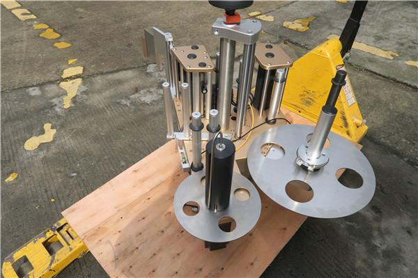 ঘূর্ণন ডিশ লেবেলিং মেশিন সিস্টেমের সাথে রাউন্ড বোতল রোটারি লেবেলার