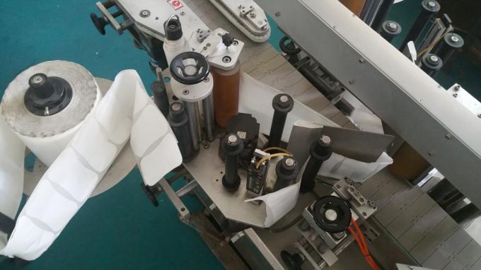 25 কেজি জার স্কয়ার বোতল স্টিকার অ্যাপ্লিকেশন মেশিন, বোতল বোতল স্থির গতি সহ লেবেল মেশিন