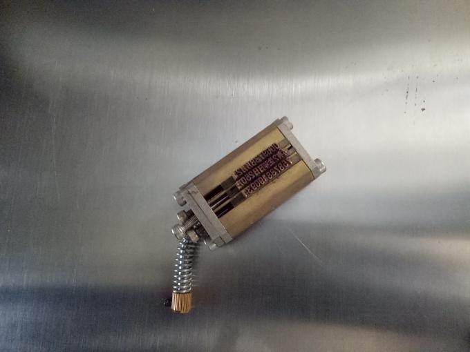 কোডিং মেশিনের সাহায্যে কাস্টমাইজড থ্রি বা ডাবল সাইড স্টিকার লেবেলিং মেশিন