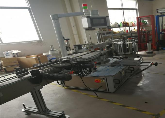 কেমিক্যাল, ওয়াটার প্লাস্টিকের বোতল স্টিক 3 লেবেলের জন্য স্ব আঠালো স্টিকার লেবেলিং মেশিন