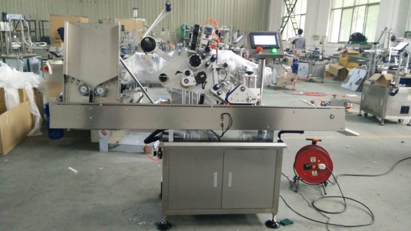 চীন হাই স্পিড ছোট বৃত্তাকার ক্যান লেবেল আঠালো মেশিন, প্রসাধনী সরবরাহকারী জন্য চোখের কালো বোতল লেবেল স্টিকার মেশিন