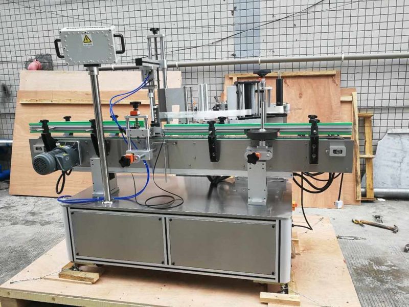 চীন पावপা / পেয়ারা রাউন্ড বোতল স্টিকার লেবেলিং মেশিন ড্রিঙ্ক ফিল্ড সরবরাহকারী হিসাবে