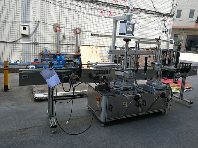 তিনটি লেবেল স্ব আঠালো লেবেলিং মেশিন 110 ভি / 380 ভি ভোল্টেজ