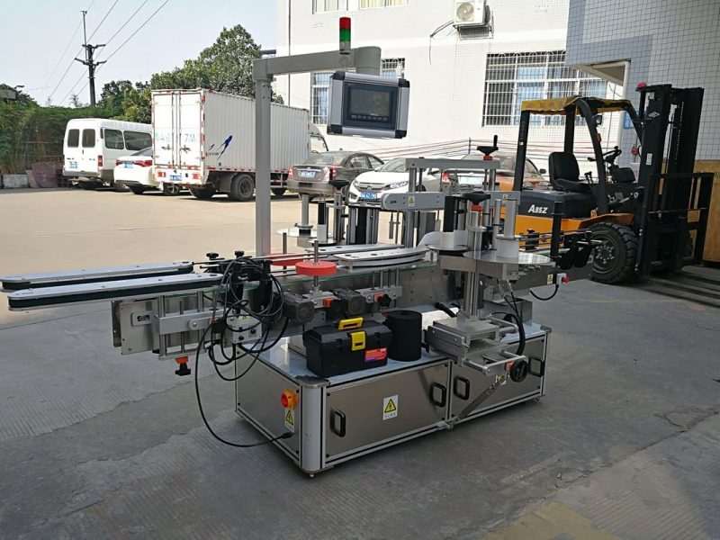 চীন শ্যাম্পু বোতল ডাবল সাইড স্টিকি লেবেলিং মেশিন সম্পূর্ণ স্বয়ংক্রিয় সরবরাহকারী